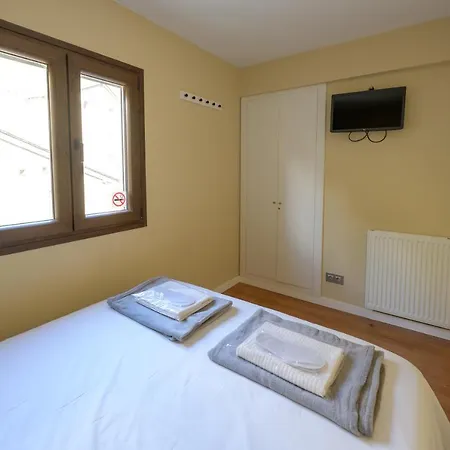 Duplex A 25m Del Telecabina De شقة
